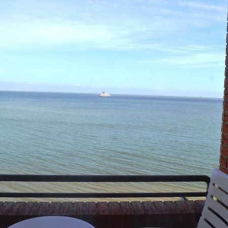 Ferienwohnung Im Strandhotel Вик-ауф-Фёр Экстерьер фото