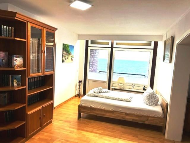 Ferienwohnung Im Strandhotel Вик-ауф-Фёр Экстерьер фото
